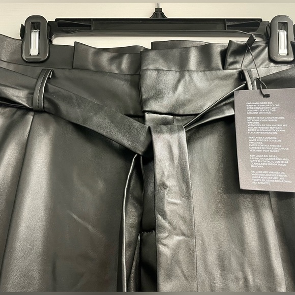 Vero Moda | Faux Leather Pants - Picture 2 of 5